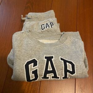 Gap sweatsuit